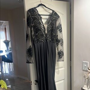 Elegant Black Lace Evening Gown